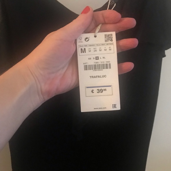 Black slip Zara dress - Picture 2 of 6